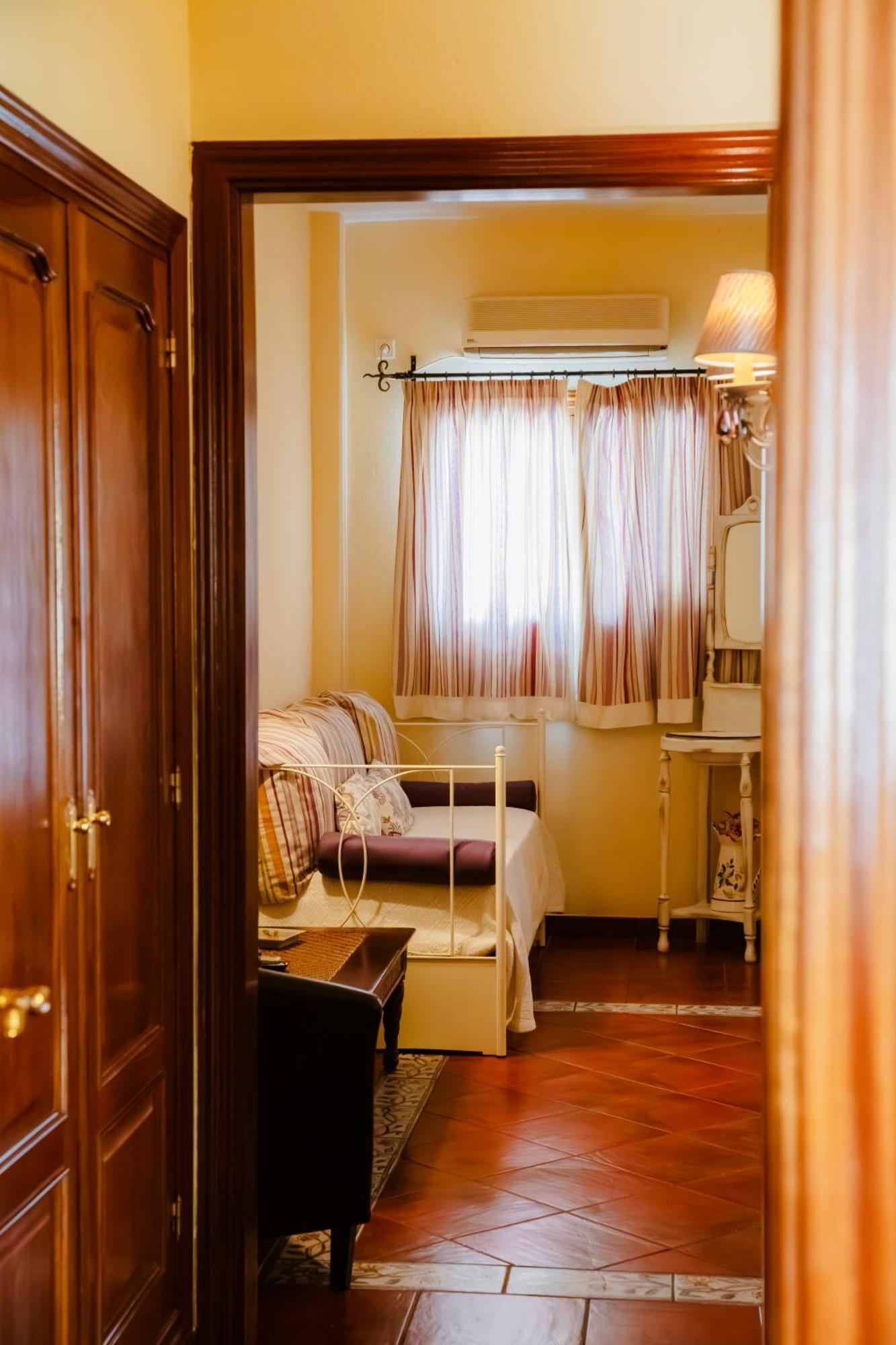 Escua Aparthotel Archidona Exteriör bild