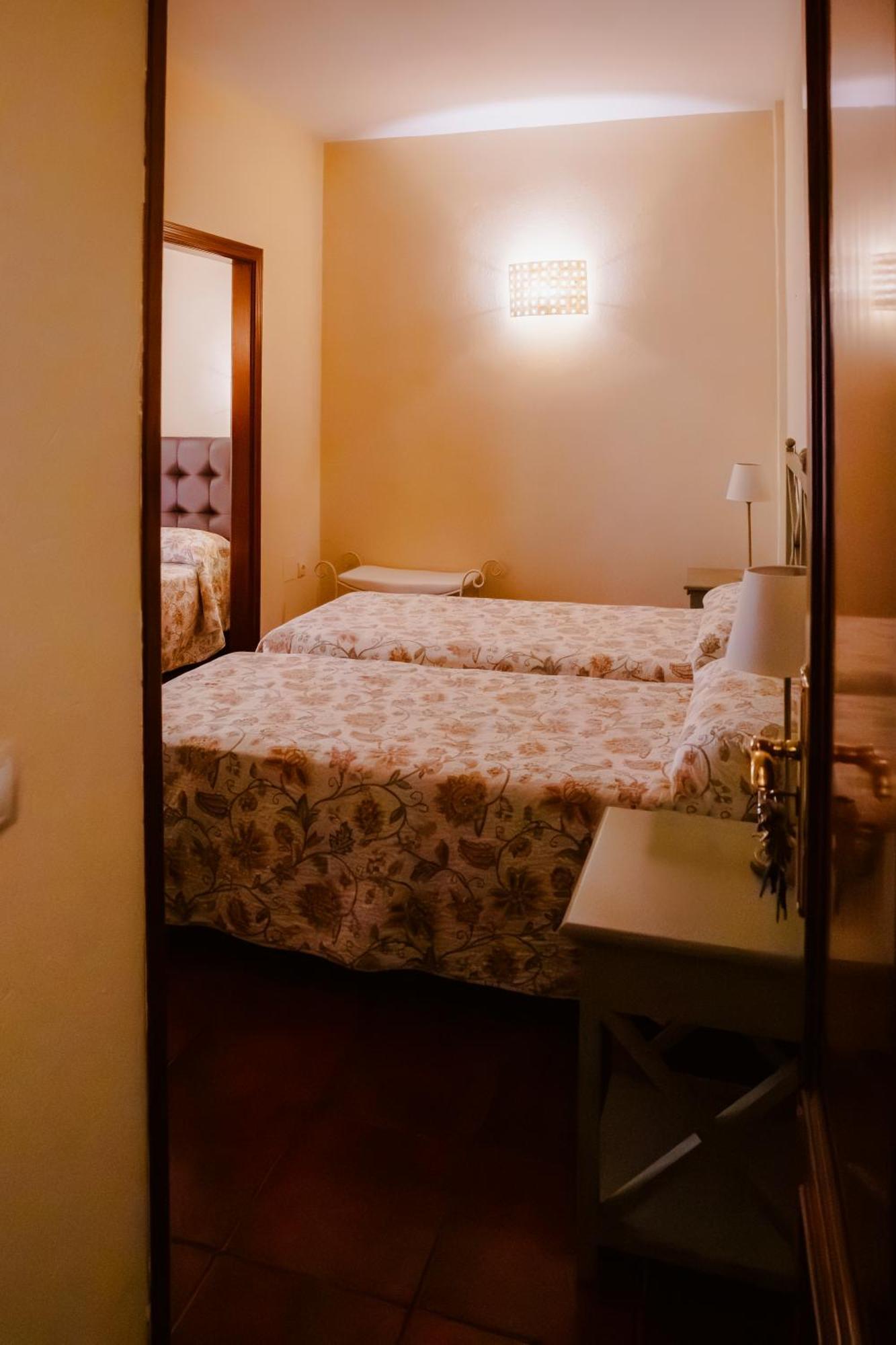 Escua Aparthotel Archidona Exteriör bild